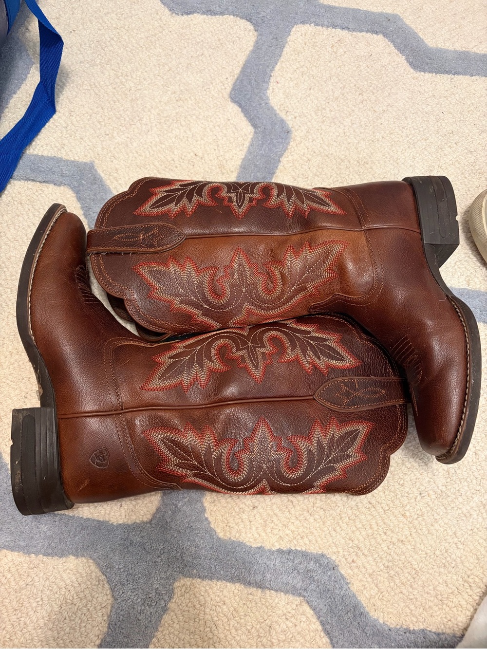 Women’s Ariat leather cowgirl boots